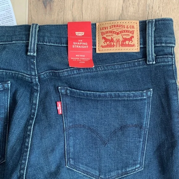 NWT Levi's 314 Shaping Straight Jeans 30x30 - Picture 7 of 7